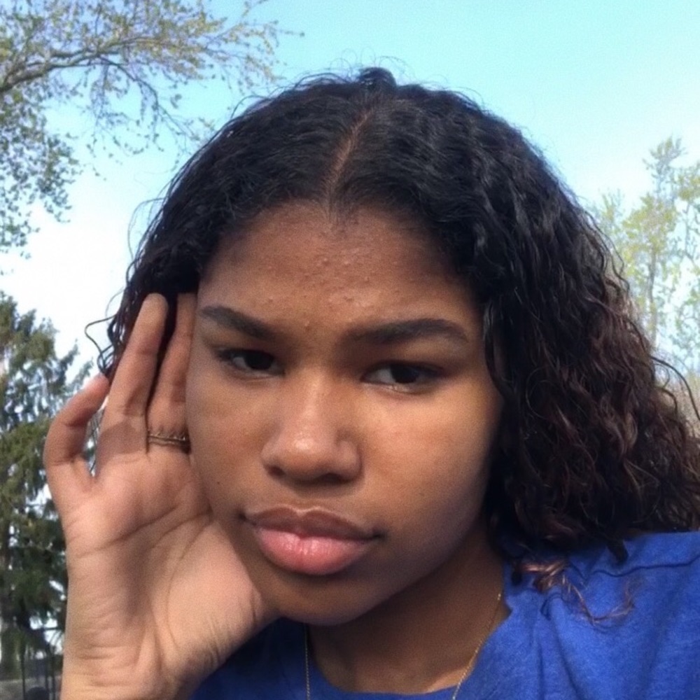 Meet your Posher, Alexis